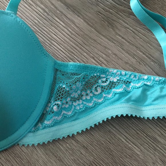 34 B Beautiful blue bra - Picture 4 of 4